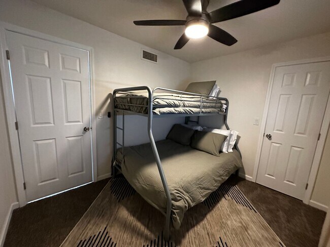 Building Photo - Beautiful Newly Remodeled home! AVAILABLE FURNISHED FOR $1850 OR UNFIRNISHED FOR $1650!