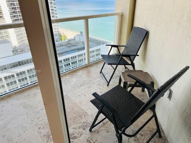 Building Photo - 16699 Collins Ave