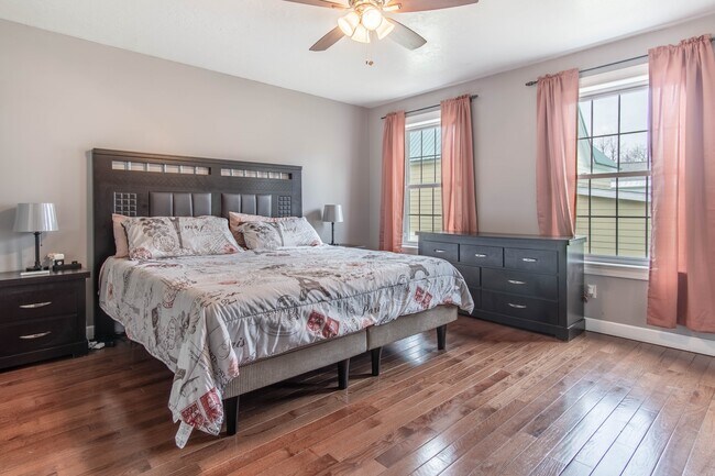 Building Photo - 29573 Maple St