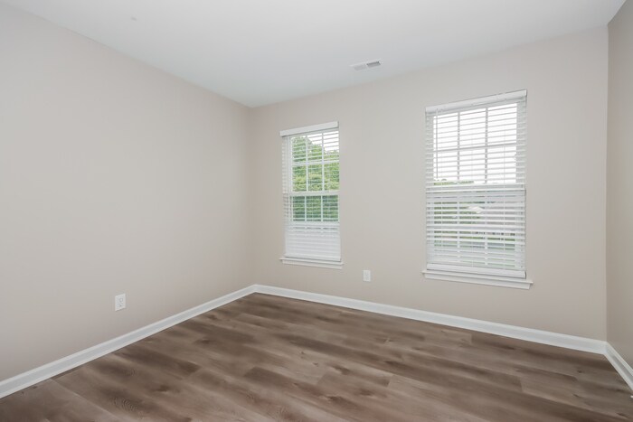 Building Photo - 106 Shephard Hill Dr