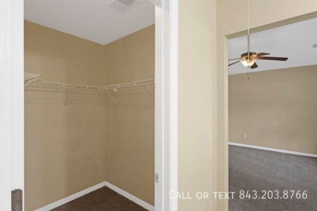 Building Photo - 7885 Park Gate Dr
