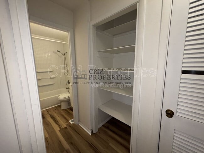 Building Photo - 811 Miami Blvd