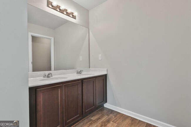 Building Photo - 240 Stillwood Dr