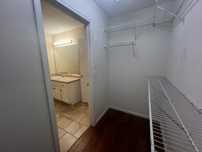 Building Photo - 14163 River Point Cir