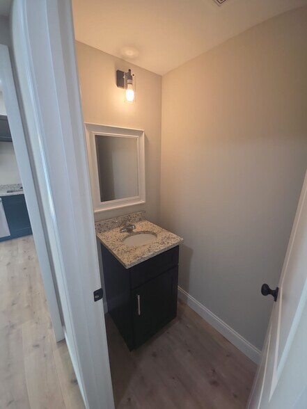 Building Photo - 5206 Oak Point Ct