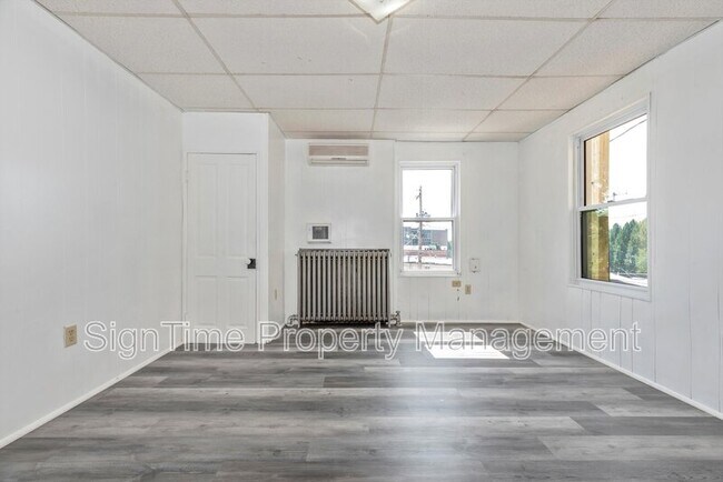 Primary Photo - 220 Summit Ave