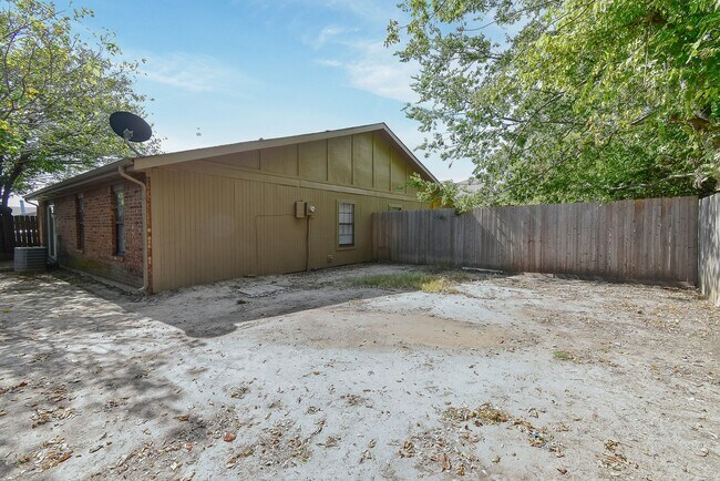 Building Photo - PEPERPORT.3914/3916