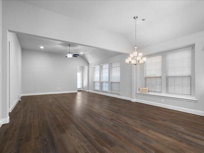 Building Photo - 1105 Dame Carol Wy