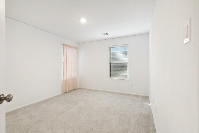 Building Photo - 1950 Foxtail Crk Ct