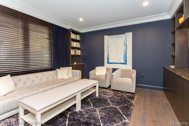 Building Photo - 25925 York Rd