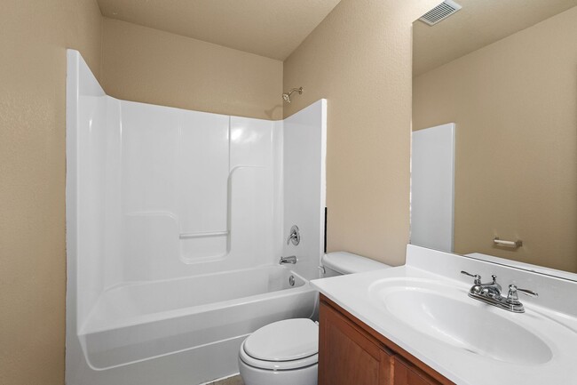 Building Photo - Updated Duplex in a perfect location!