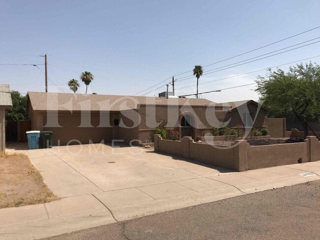 Building Photo - 3550 E Thunderbird Rd