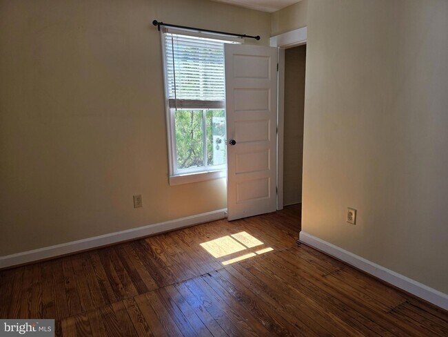 Building Photo - 1408 Caroline St