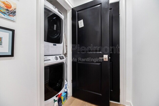 Building Photo - 395 Pratt Dr SE