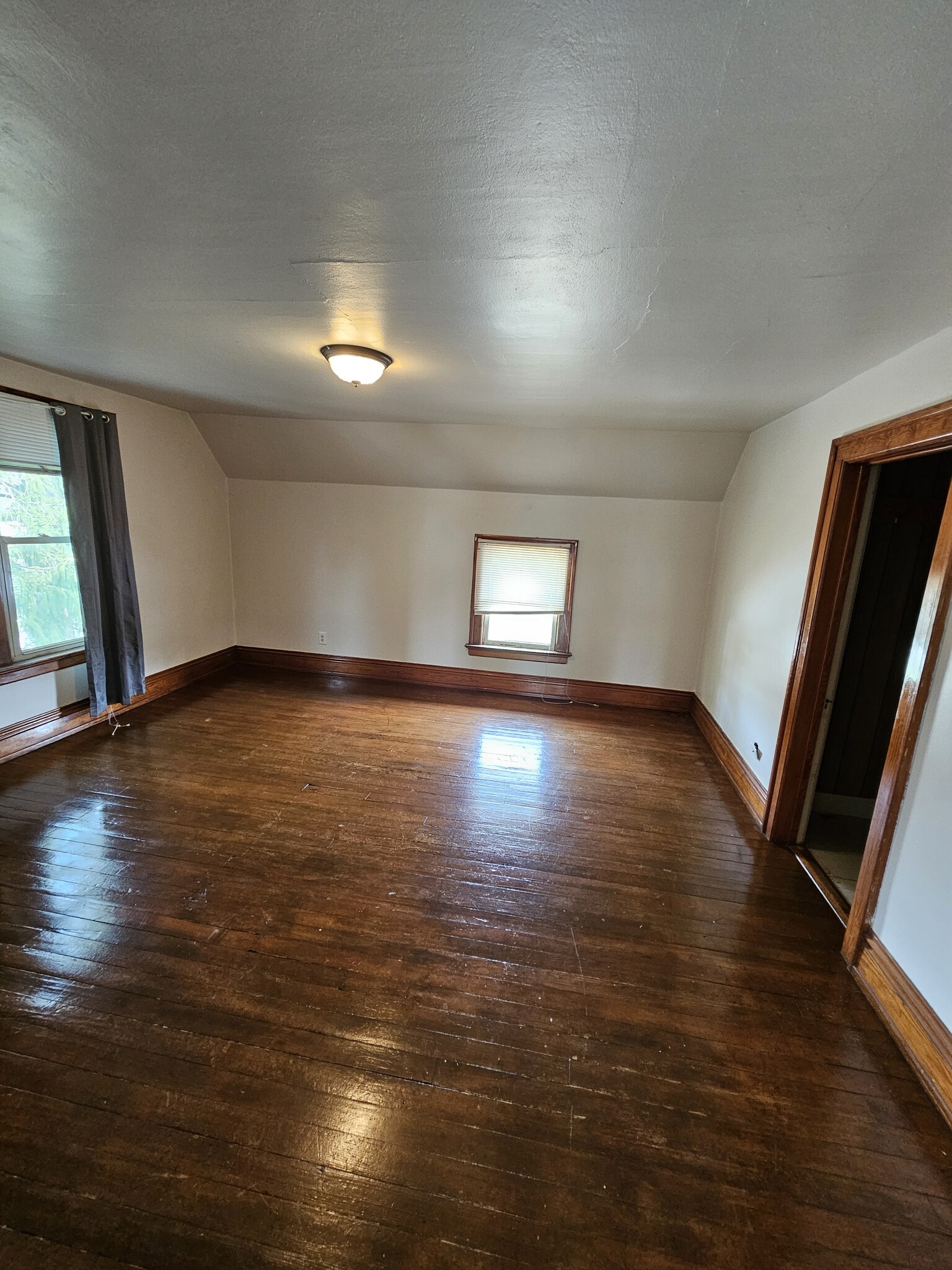 Building Photo - 1148 6th St