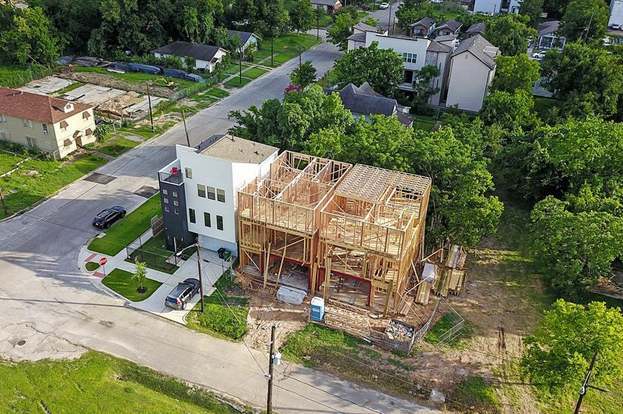 Building Photo - 2422 Hadley St