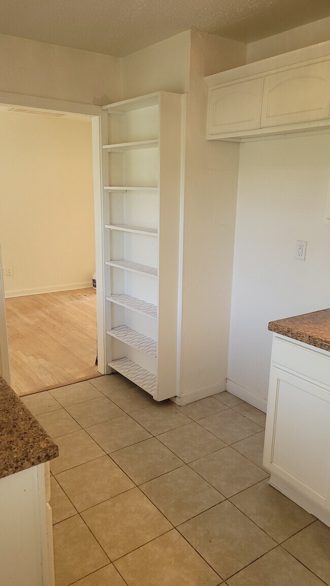 Building Photo - 5016 S Olie Pl