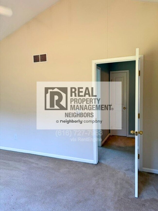Building Photo - 1636 Northbend Dr NE