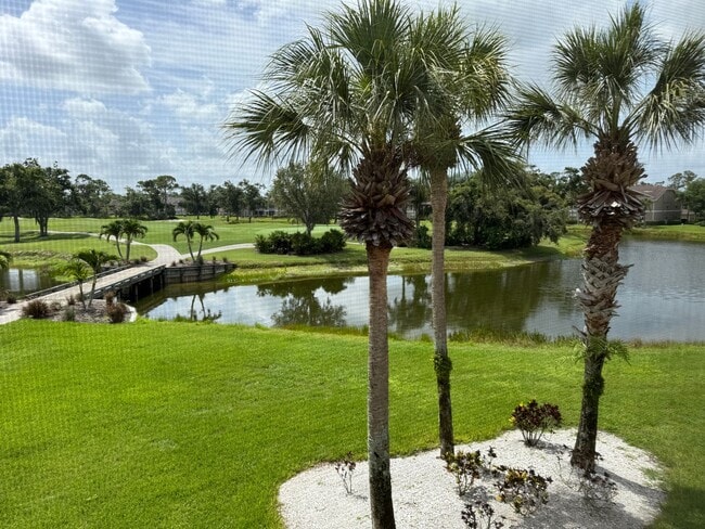 Building Photo - Lakeview 2 Bedroom 2 Bath Condo on Golf Course