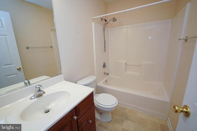 Building Photo - 1331 Aspen Dr