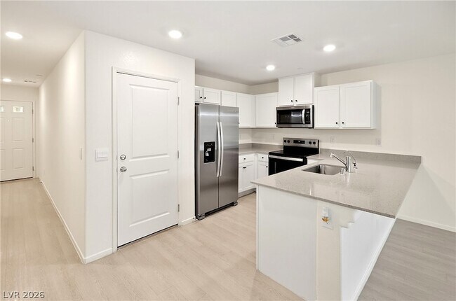 Building Photo - 10923 Heatherford Ave