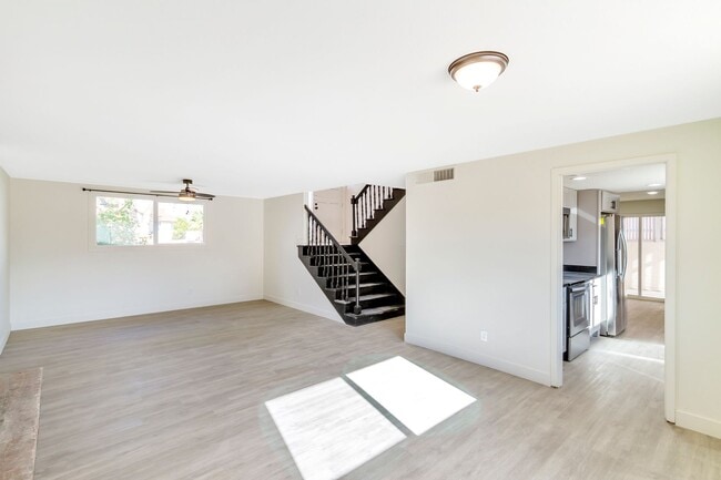 Building Photo - 2 Story ASU house with Pool in the best neighborhood for students