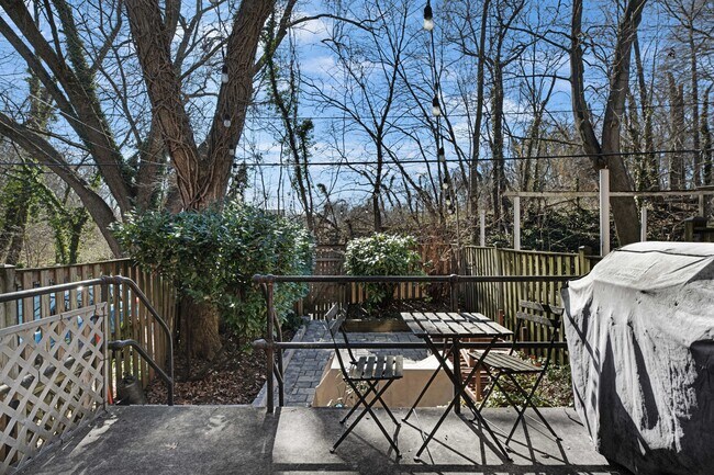 Building Photo - 3822 W St NW