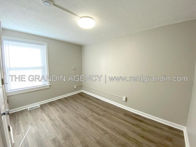 Building Photo - 8623 Plantation Rd