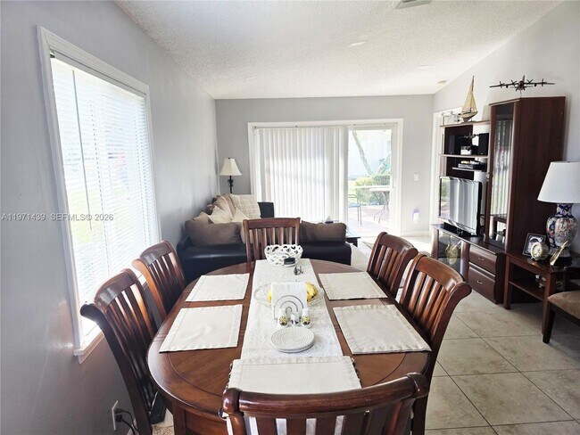 Building Photo - 11688 SW 17th Ct