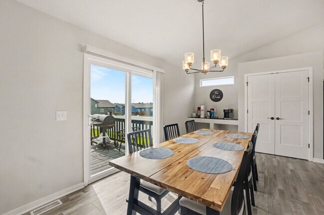 Building Photo - Beautiful Bellevue Home Close to Offutt AFB
