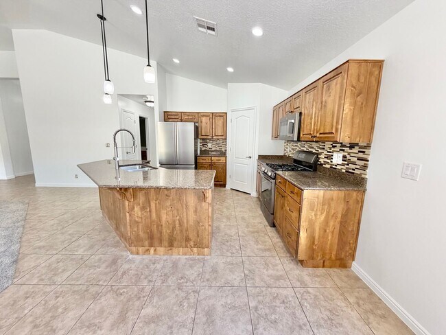 Building Photo - Beautiful Riverstone Home!!