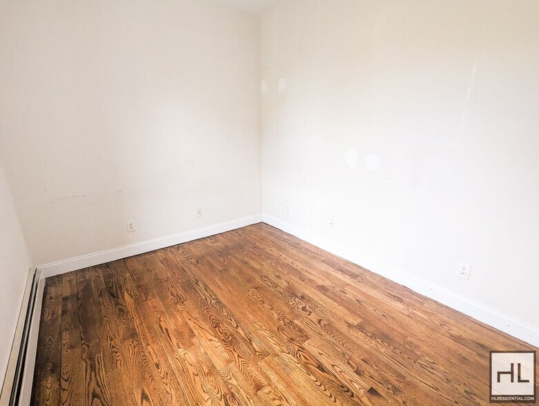 Building Photo - Fifth Avenue