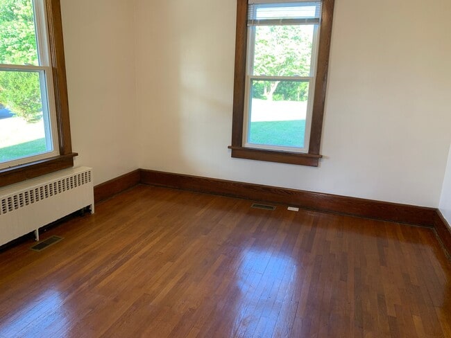 Building Photo - Charming Home with Large Backyard Near Radford University