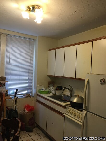 Building Photo - 103 Gordon St