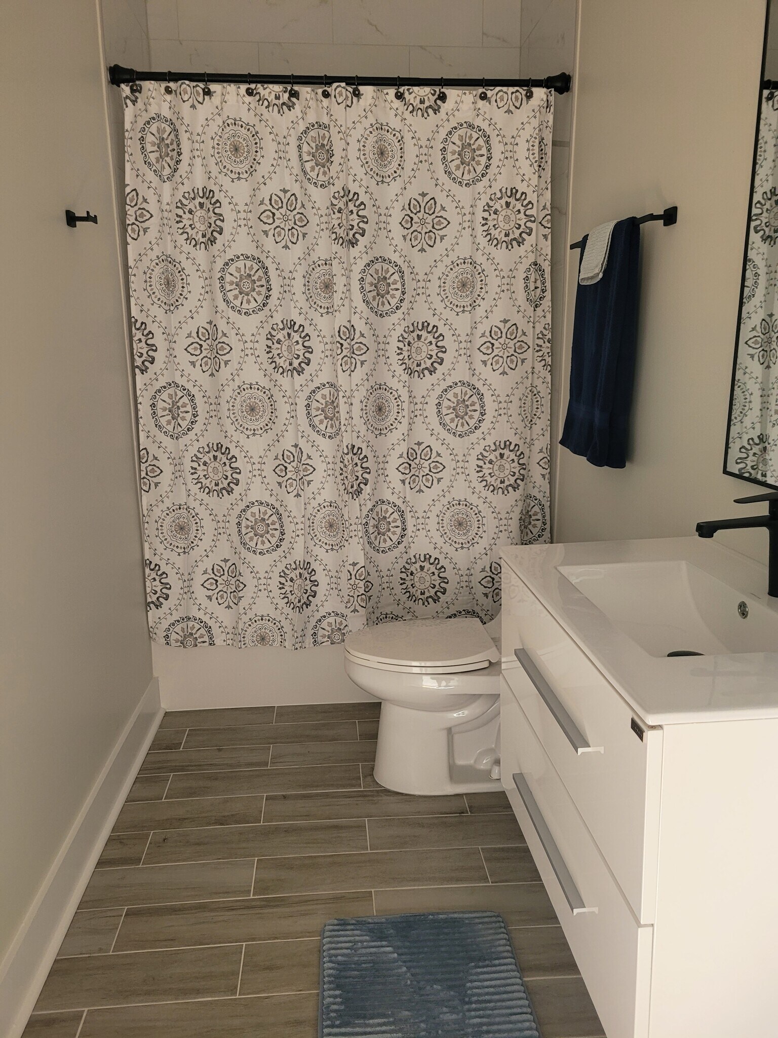 guest bath - 2821 Dryades St