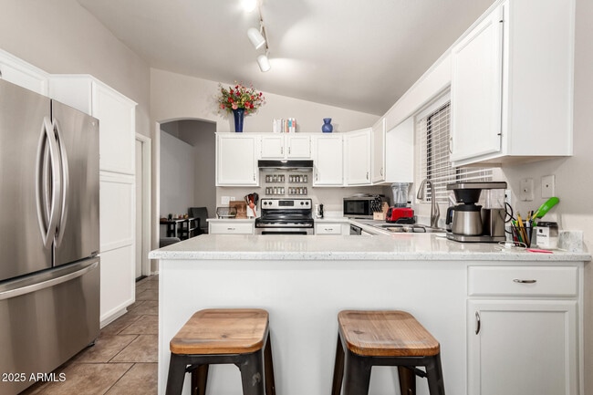 Building Photo - 4534 E Tanglewood Dr
