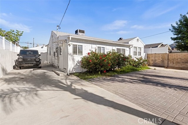 Primary Photo - 10717 Cantara St