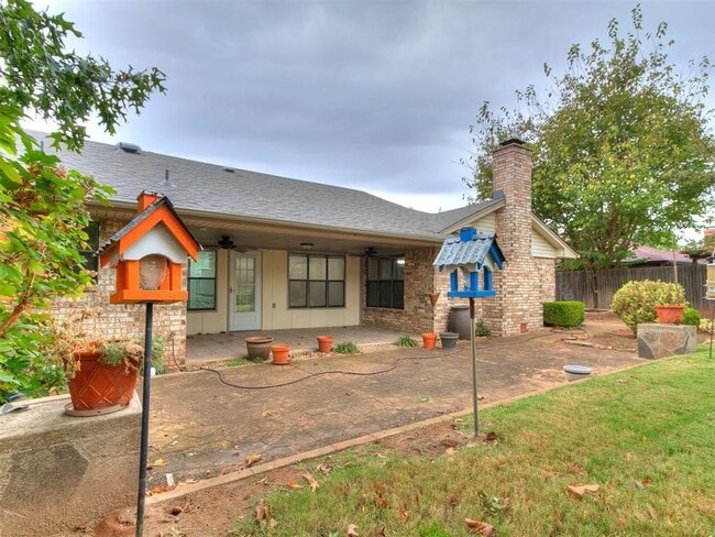 Building Photo - 309 Kingsbury Dr