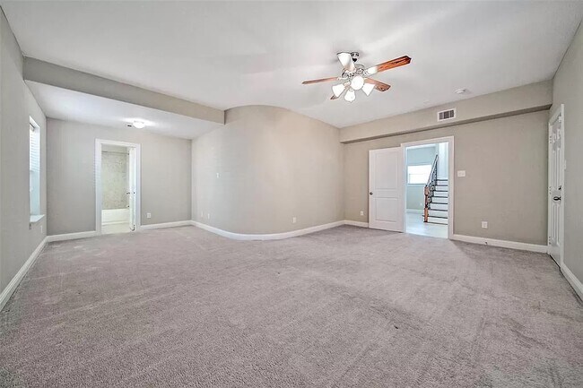 Building Photo - 1033 W 23rd St