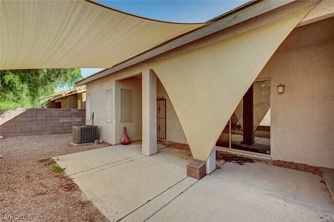 Building Photo - 9197 Grey Pebble Ct