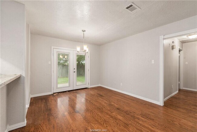 Building Photo - 3101 Red Robin Loop