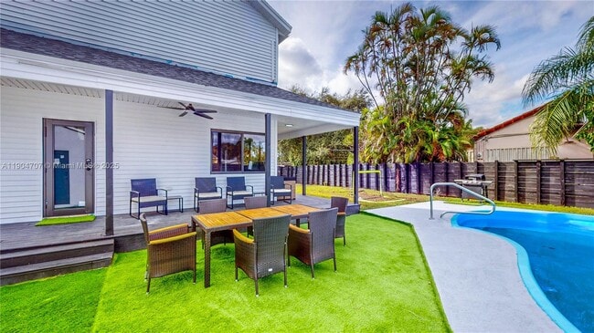 Building Photo - 2525 Garfield St