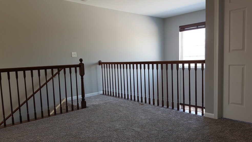 Building Photo - 558 Gunnison Ct