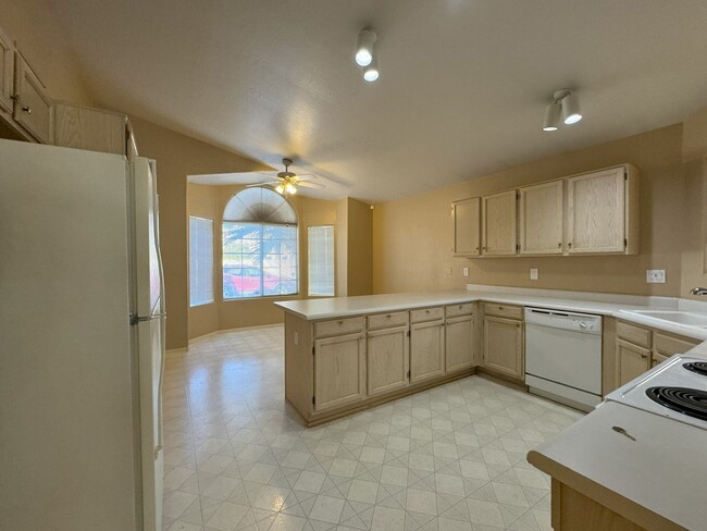 Building Photo - ***MOVE IN SPECIAL**SPRINGS IN CHANDLER 3 ...