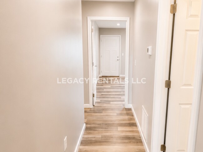 Building Photo - 240-242 Longwood Ln.