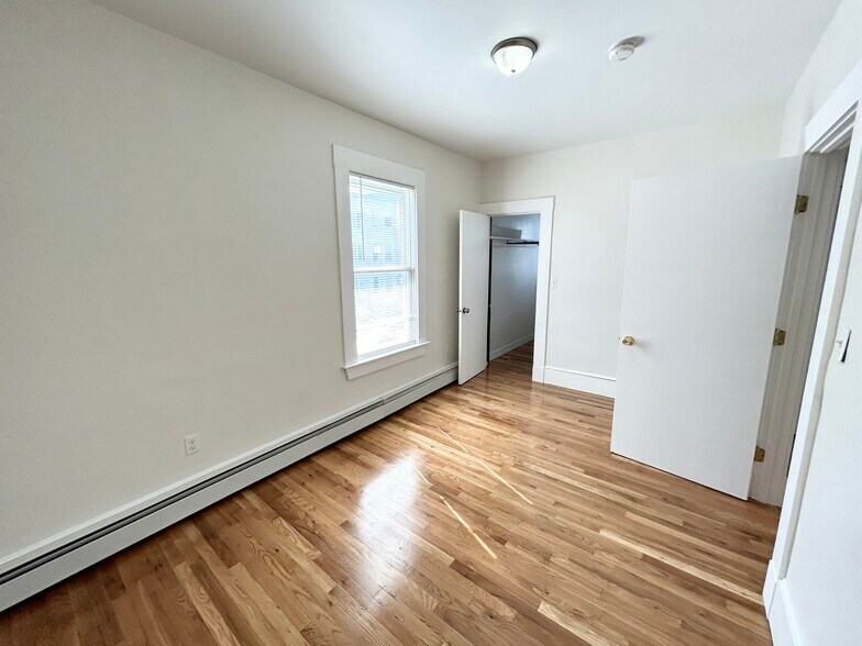 Building Photo - 14 Elder St