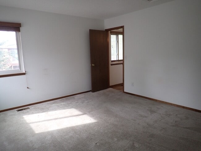 Building Photo - 4885 S Iris St