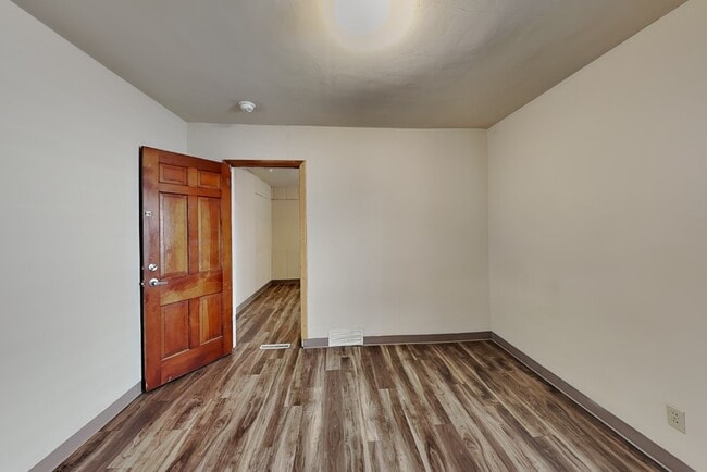 Building Photo - 207 Stanton Ave