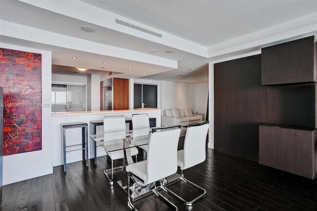 Building Photo - 1331 Brickell Bay Dr