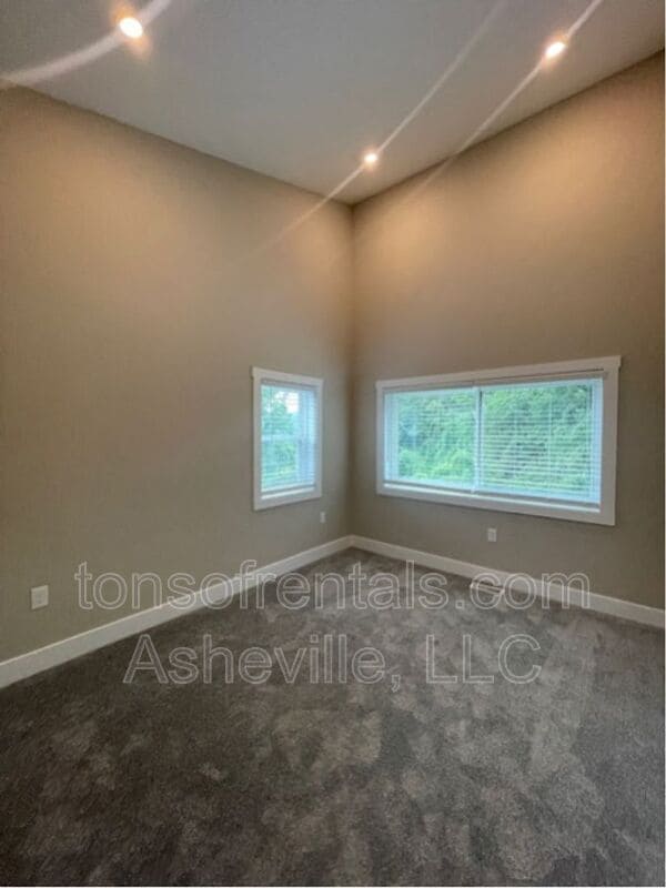 Building Photo - 77 East St